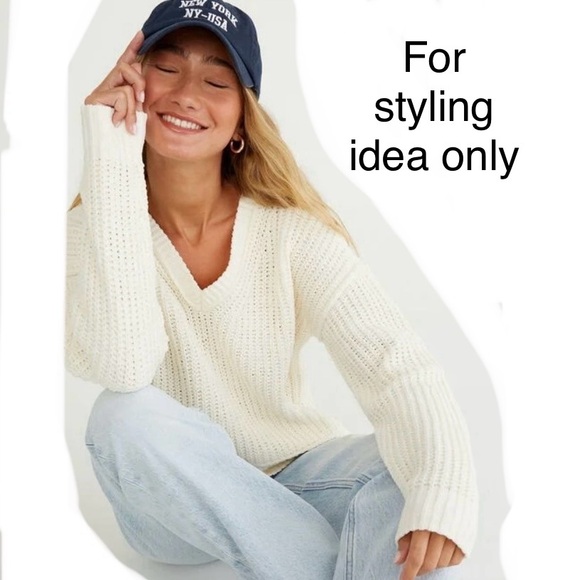 “Old Navy” long slv, perfect fit/stretch, ribbed, cream v-neck sweater -size XL - Picture 1 of 7